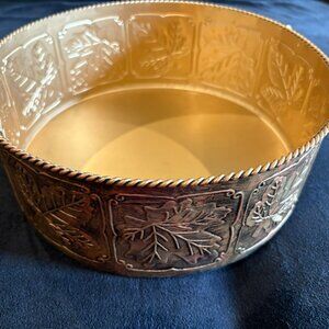 Decorative metal autumn leaf brushed gold vase/tray/pot/basket, round, 2 handles